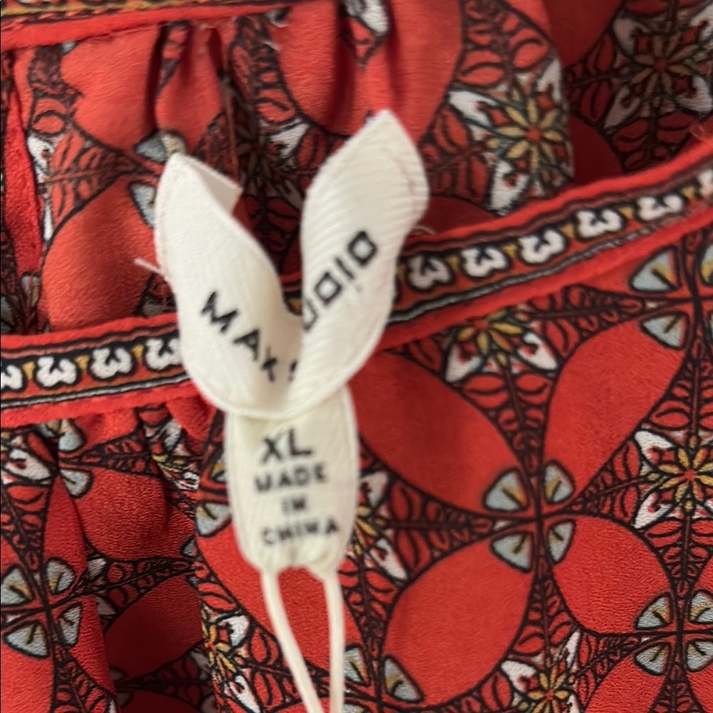 Red Patterned Sleeveless Top - Picture 4 of 4